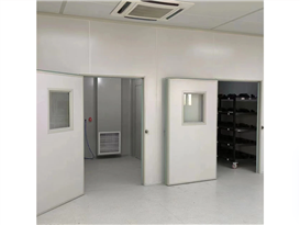 春潮涌动启新程，实干笃行开新局。2026年1月2日，新年开工工作日，湖北高天试验设备有限公司厂区内红旗猎猎、生机勃发，“深耕技术创新赋能制造”的横幅格外醒目...